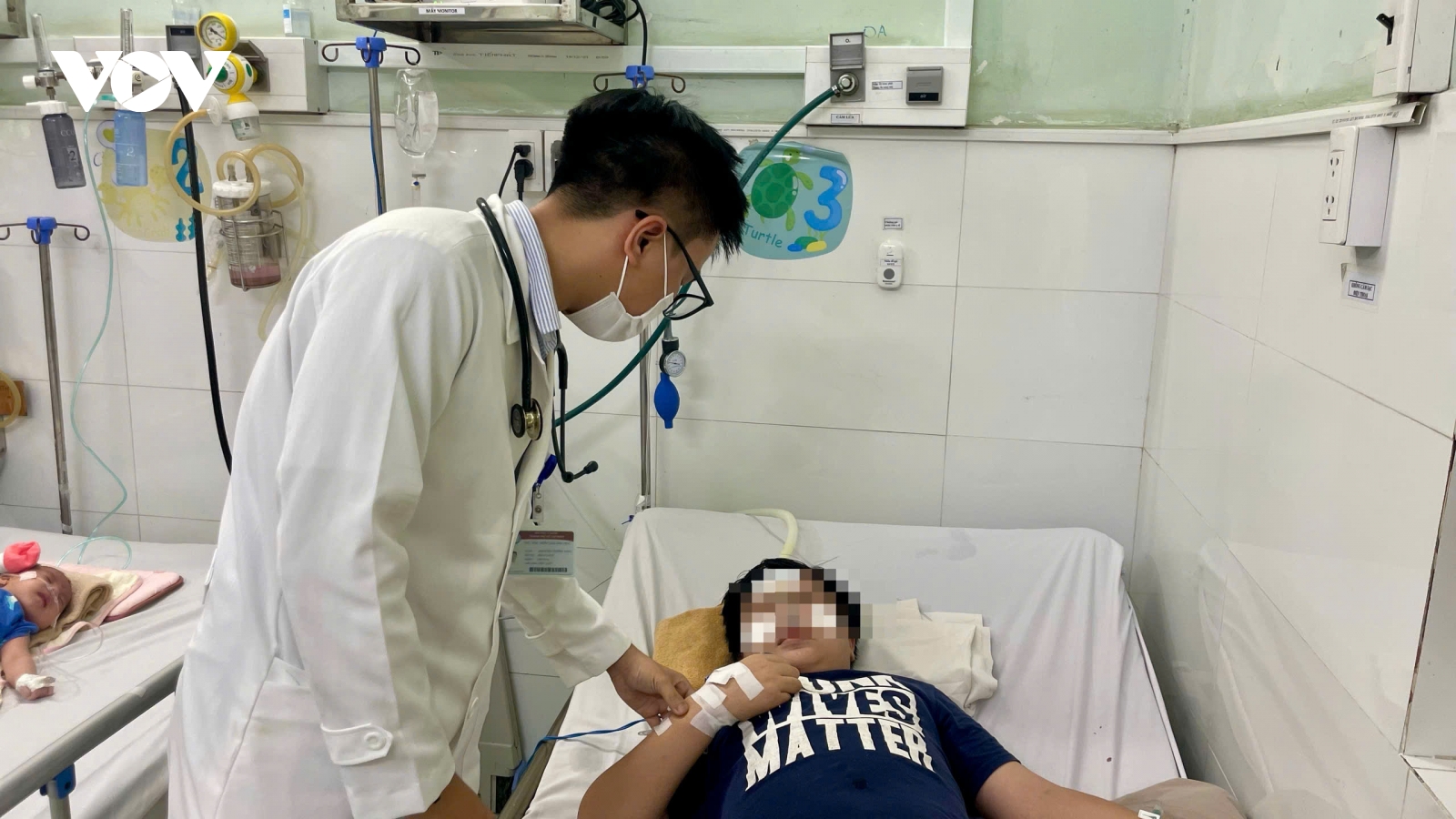 Sốt xuất huyết diễn biến bất thường, người béo phì đối mặt nguy cơ trở nặng